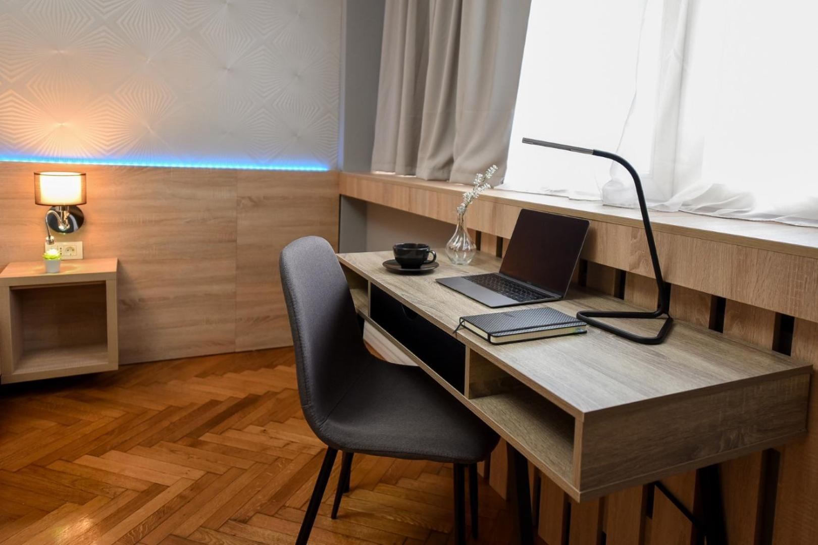 City Center Getaway - Cozy Accommodation For Your Perfect Stay Bukares Bagian luar foto