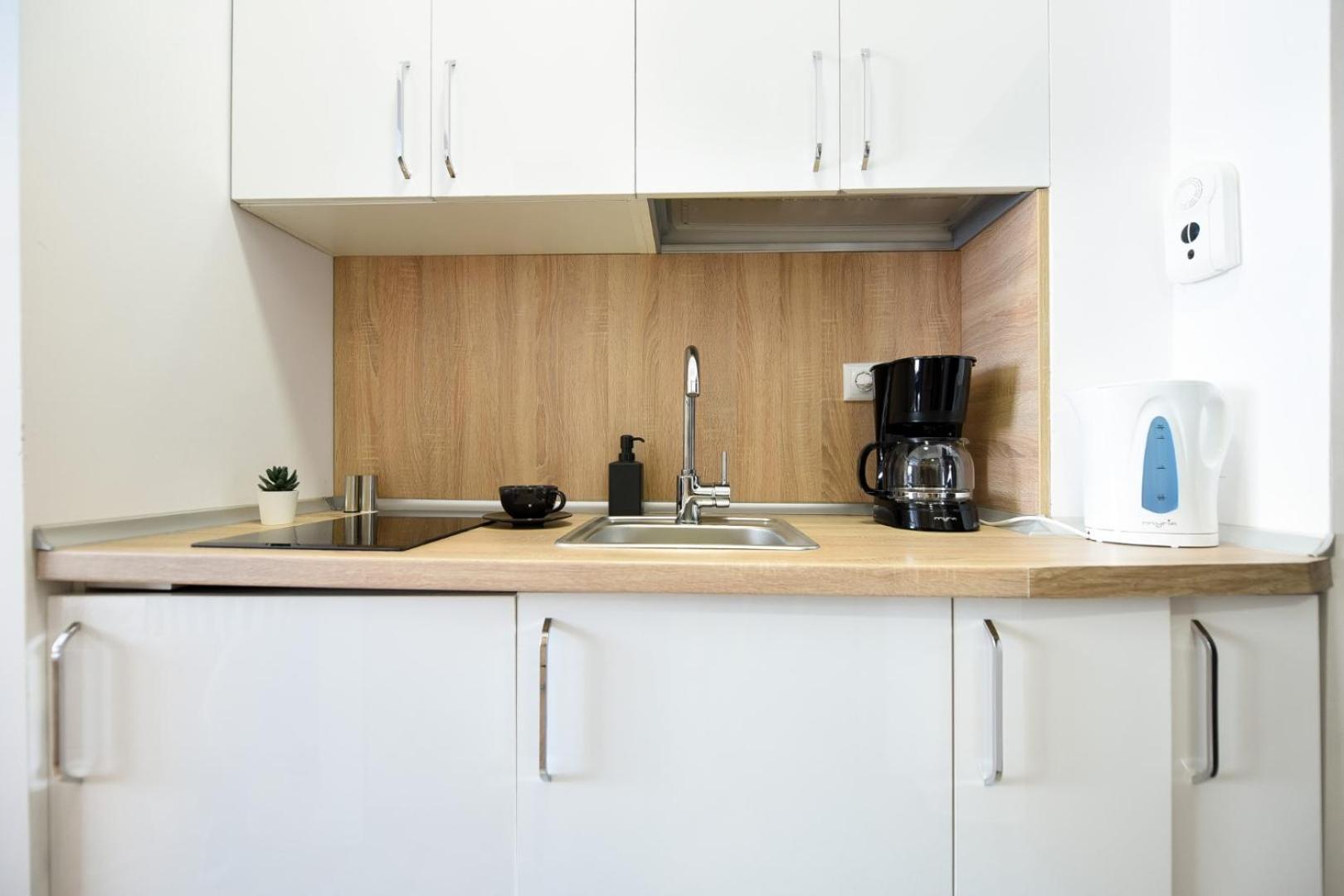 City Center Getaway - Cozy Accommodation For Your Perfect Stay Bukares Bagian luar foto